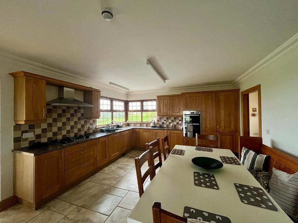 Вилла Hillhead Country Retreat Каслуэллан Экстерьер фото